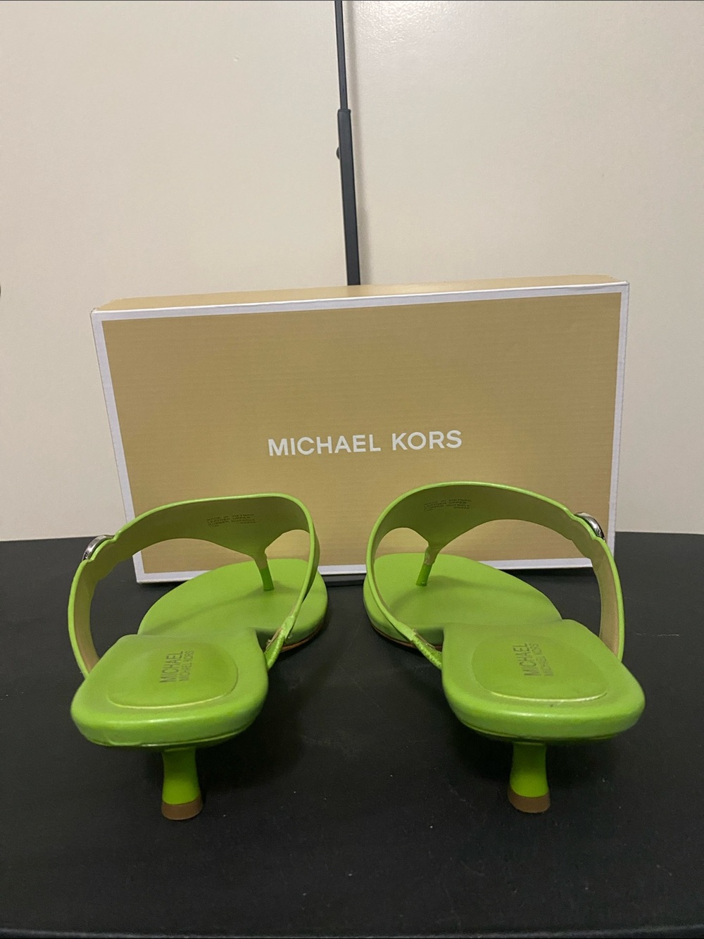 Michael Kors Bright Green Kitten Heel Thong Sandals - Picture 3 of 5
